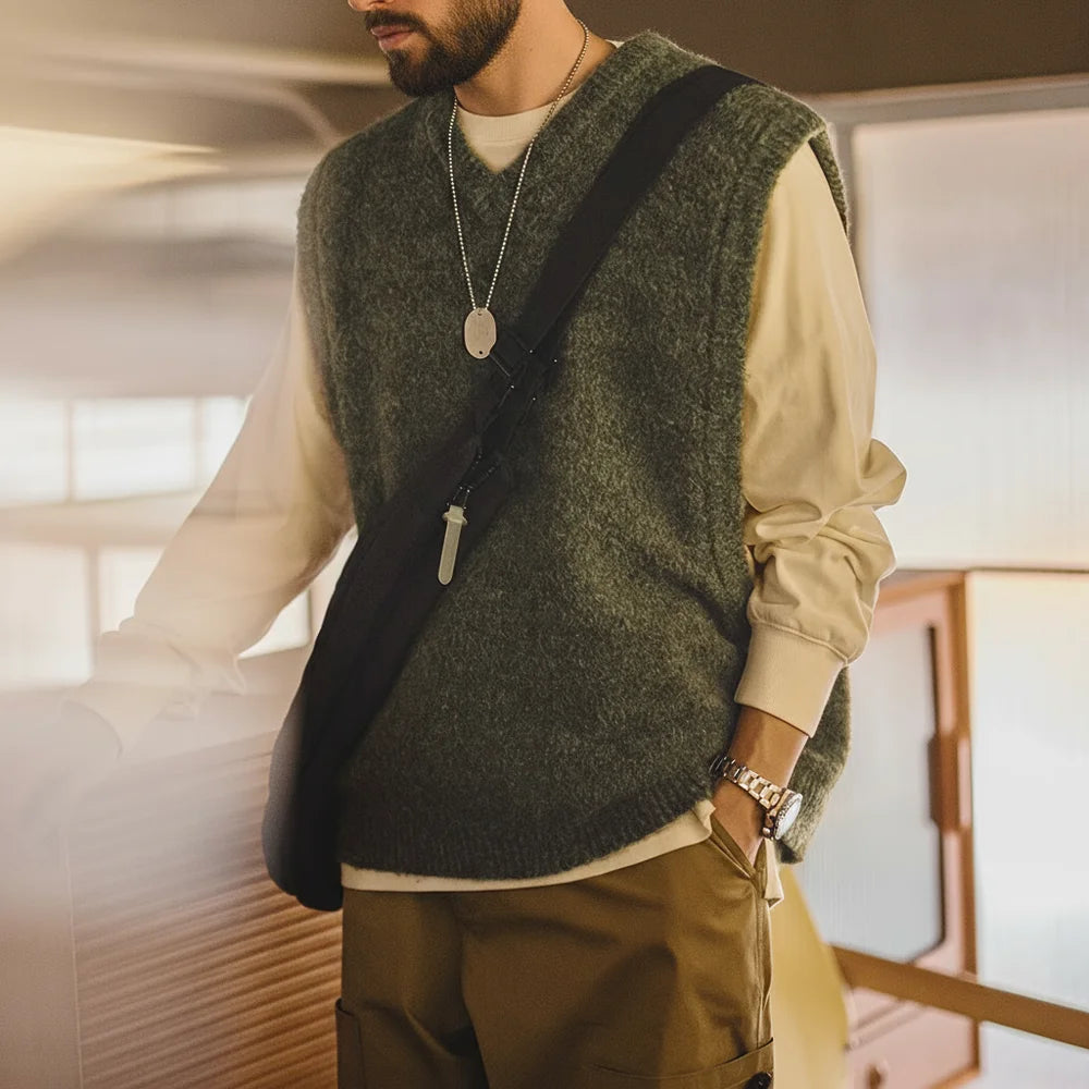MADEN Men's Retro Wool-Blend Knit Vest – V-Neck Sleeveless Pullover for Autumn and Winter