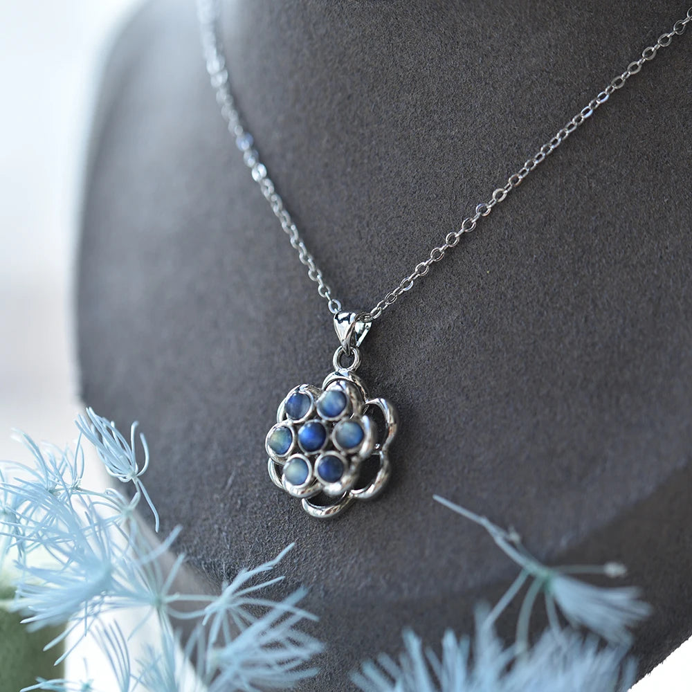 Natural Labradorite Flower Ring for Women – Rotatable Gemstone Band