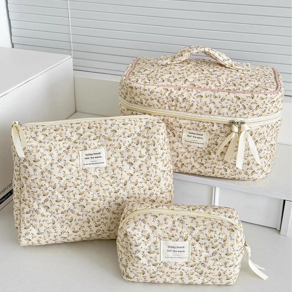 Women's Floral Quilted Cosmetic Bag – Large-Capacity Makeup and Travel Organizer