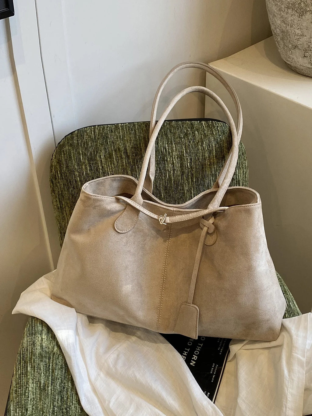 Women's Retro Suede Tote Bag – Large-Capacity Shoulder Handbag for Fall and Winter
