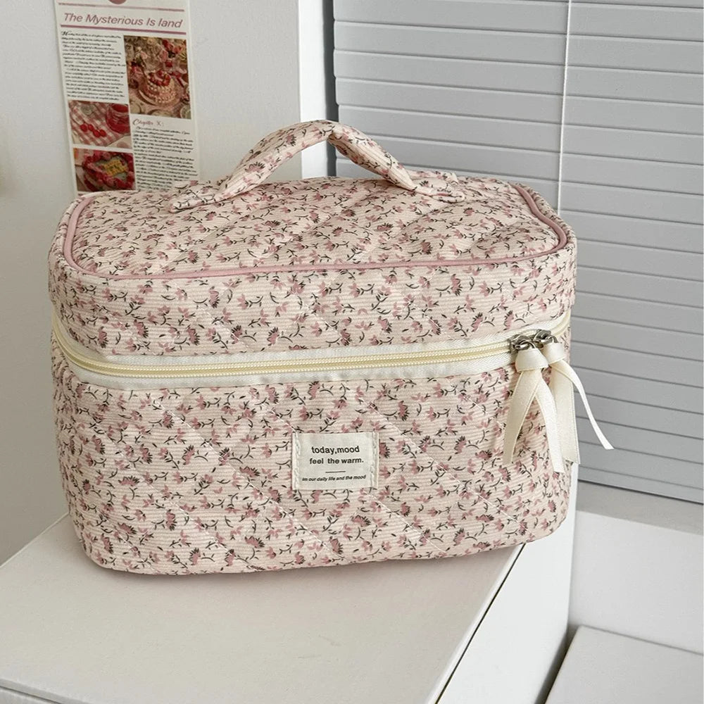 Women's Floral Quilted Cosmetic Bag – Large-Capacity Makeup and Travel Organizer