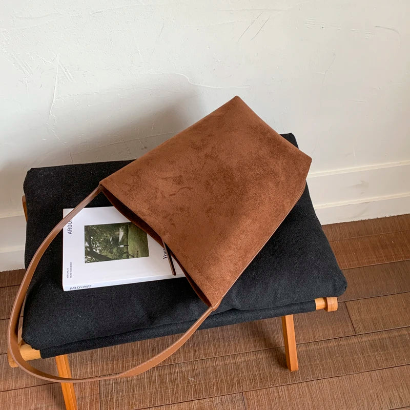 Women's Faux Suede Bucket Bag – Large-Capacity Retro Shoulder Tote Bag