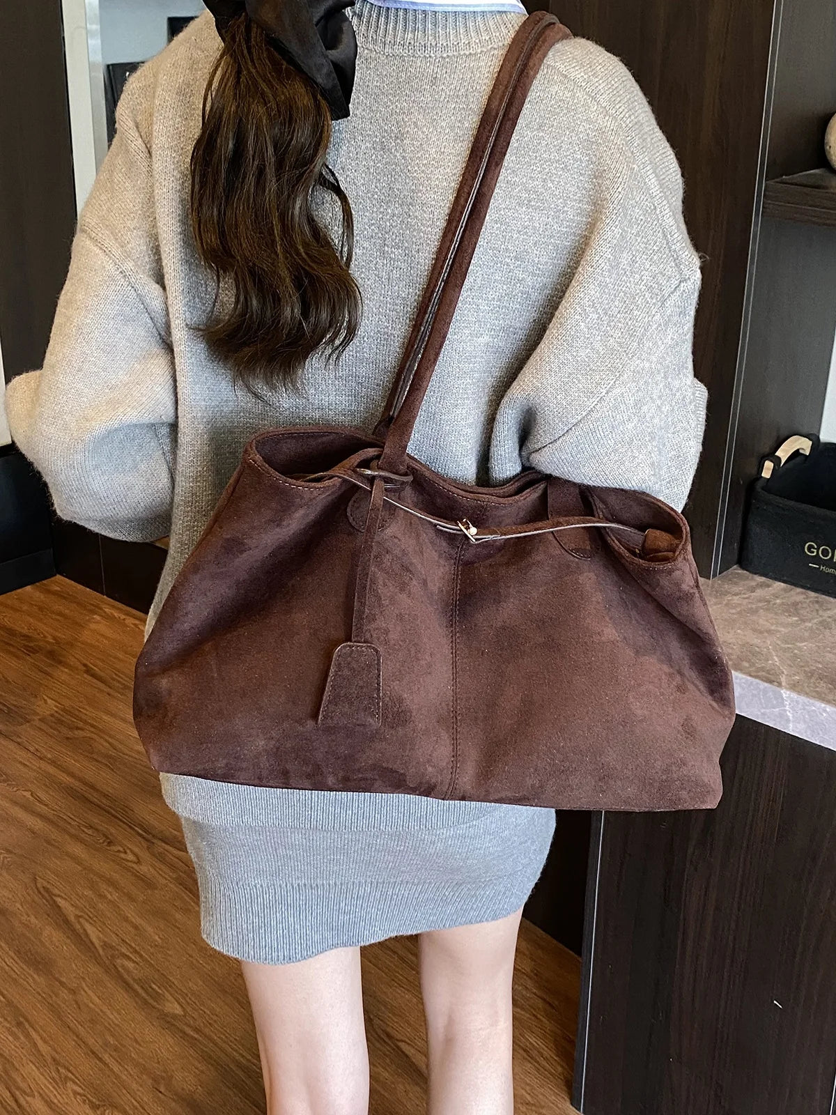 Women's Retro Suede Tote Bag – Large-Capacity Shoulder Handbag for Fall and Winter