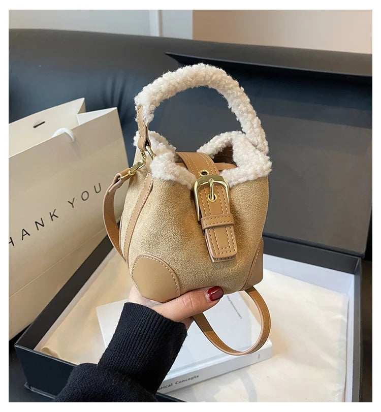 Women's Bags Bucket Shoulder Handbag Autumn Winter Vintage Versatile Lamb Wool Handbag Elegant Fashion Crossbody Bag Wholesale
