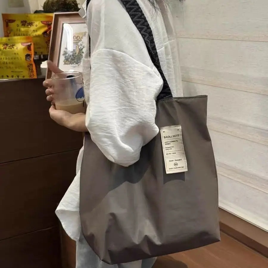 Luxury Tote Bag Women Slightly Wrinkled Fabric Spring Summer Fashion New Fashion Simple Office Lady Girls Bags