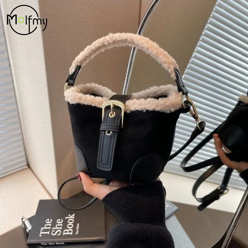 Women's Bags Bucket Shoulder Handbag Autumn Winter Vintage Versatile Lamb Wool Handbag Elegant Fashion Crossbody Bag Wholesale