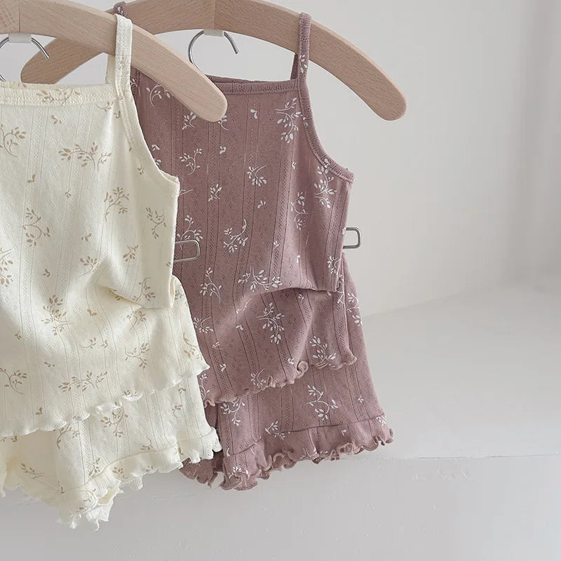 Girls’ Summer Outfit Set – Ruffled Sleeveless Top and Floral Knitwear