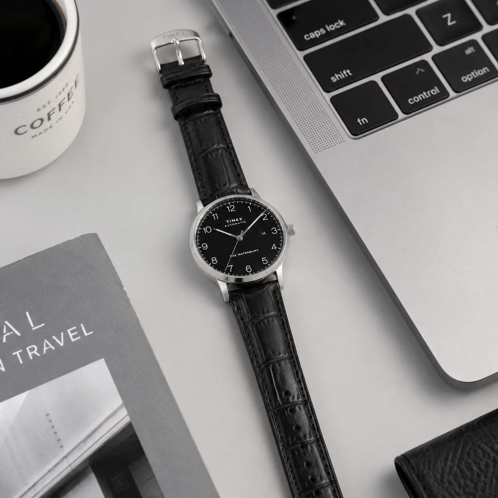 Timex Retro Business Men's Automatic Mechanical Watch, with a Transparent Back Cover and Leather Strap for the Wrist.