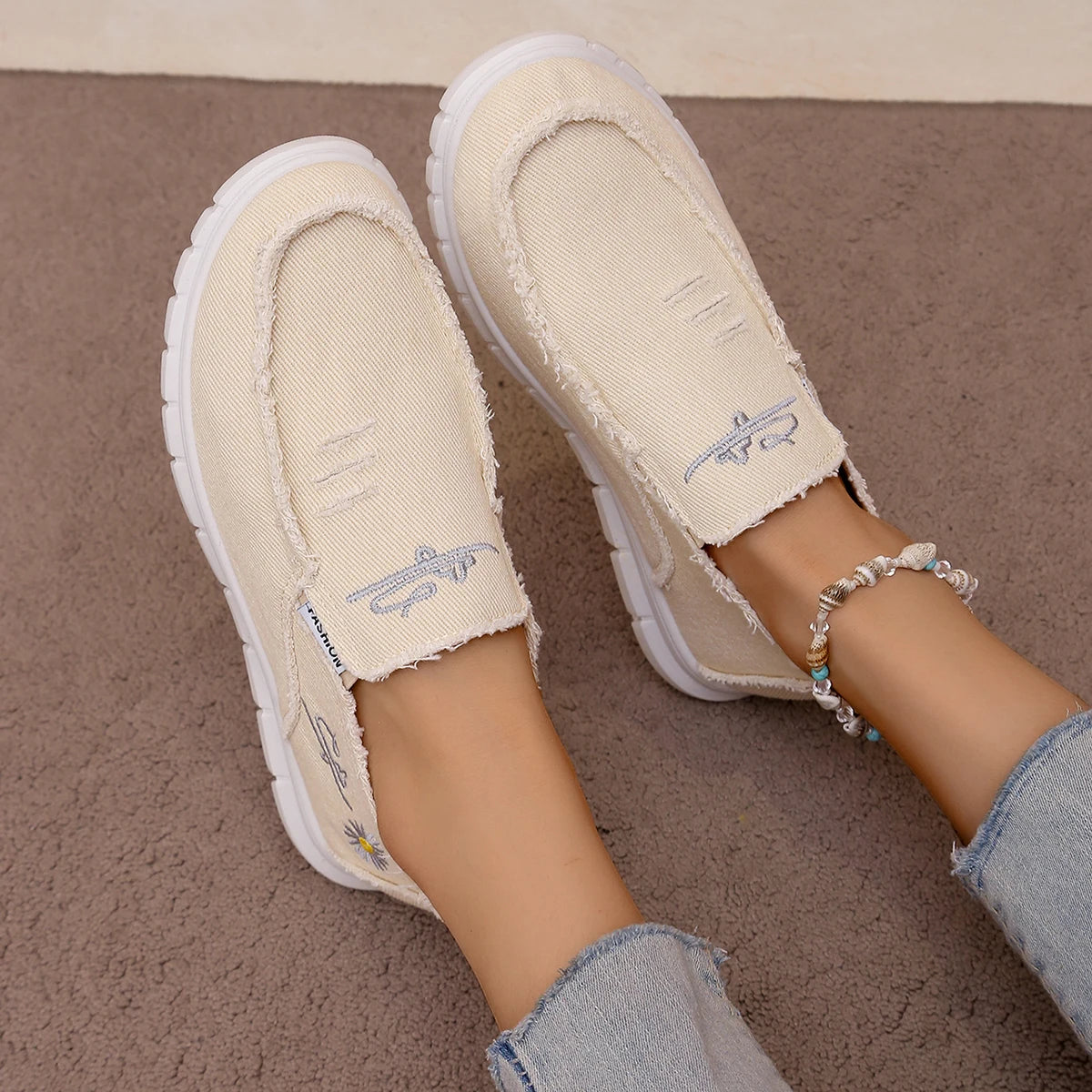 Canvas Slip-On Flats, Frayed Cut Collar Trim, Daisy Vine Stitch Graphic Diamond Lattice White Outsole Commute Lifestyle Shoes