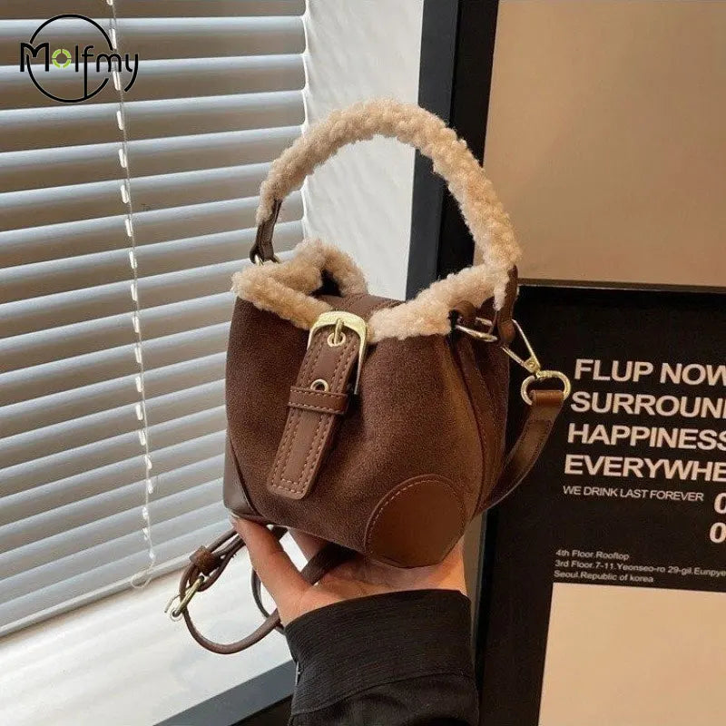 Women's Bags Bucket Shoulder Handbag Autumn Winter Vintage Versatile Lamb Wool Handbag Elegant Fashion Crossbody Bag Wholesale