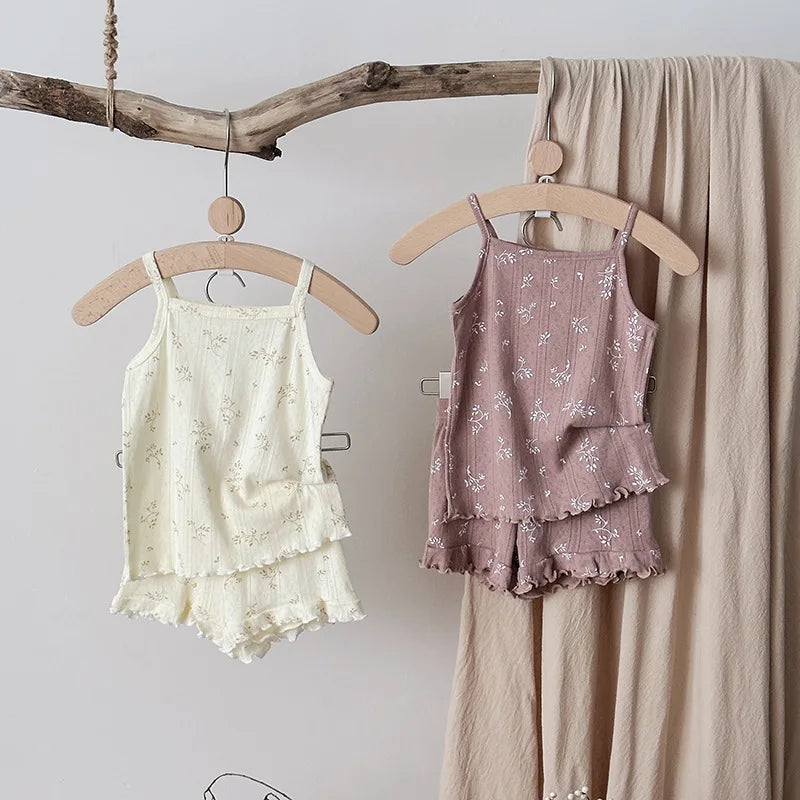 Girls’ Summer Outfit Set – Ruffled Sleeveless Top and Floral Knitwear