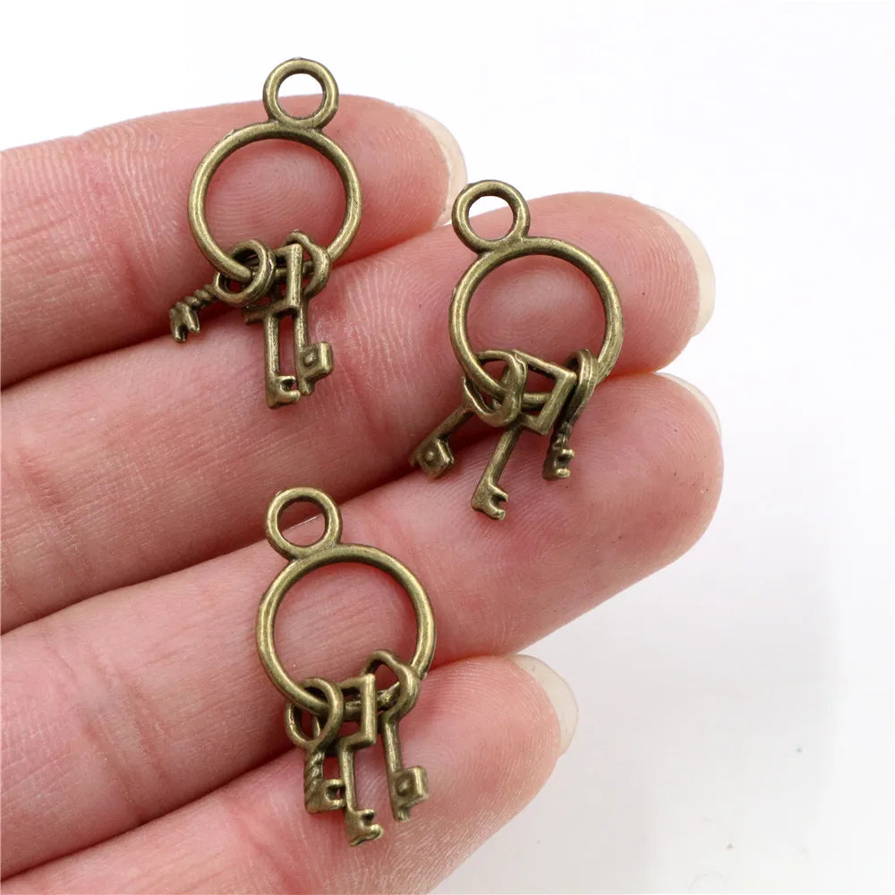10-Piece Vintage Keychain Charms – Antique Silver & Gold-Tone DIY Pendants for Jewelry Making
