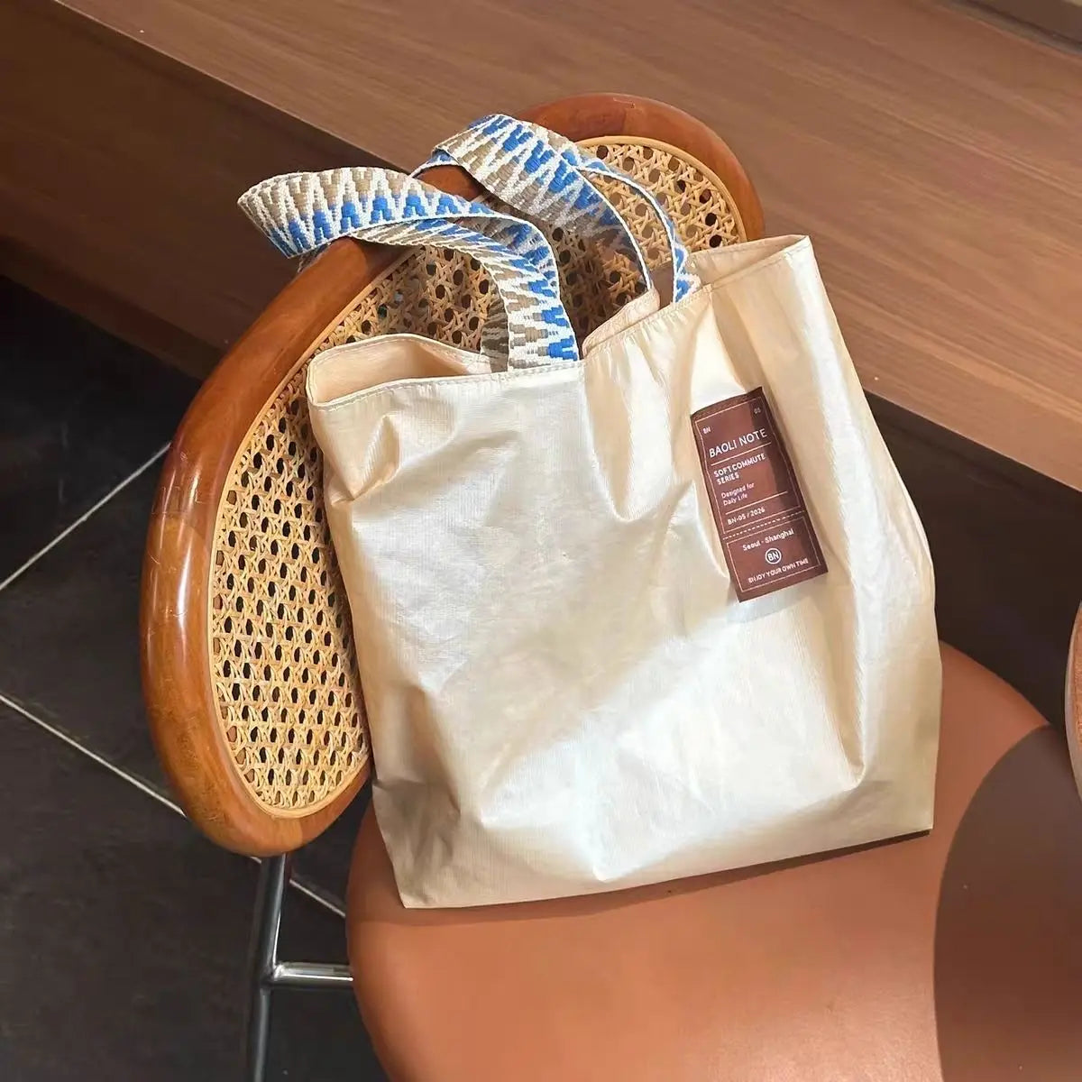 Luxury Tote Bag Women Slightly Wrinkled Fabric Spring Summer Fashion New Fashion Simple Office Lady Girls Bags