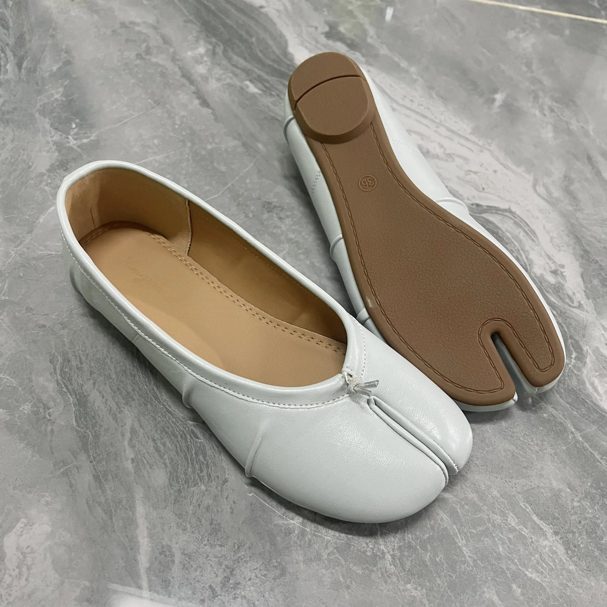 Size 35-43 Split Toe Women Ballet Flats Tabi Shoes Casual Slip-on Loafers Ladies Pleated  Leather Espadrilles Zapatillas Mujer